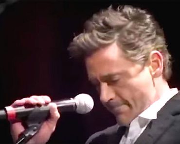 Robert Downey Jr. está nervioso cantando con Sting. Cuando comienza a cantar nos quedamos asombrados 1 Robert Downey Jr. está nervioso cantando con Sting. Cuando comienza a cantar nos quedamos asombrados 1