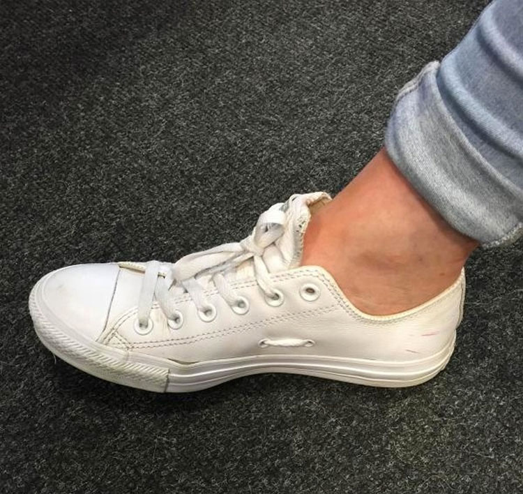 Lo más probable es que tengas unas Converse, pero ¿sabes cómo utilizar estos 2 agujeros?