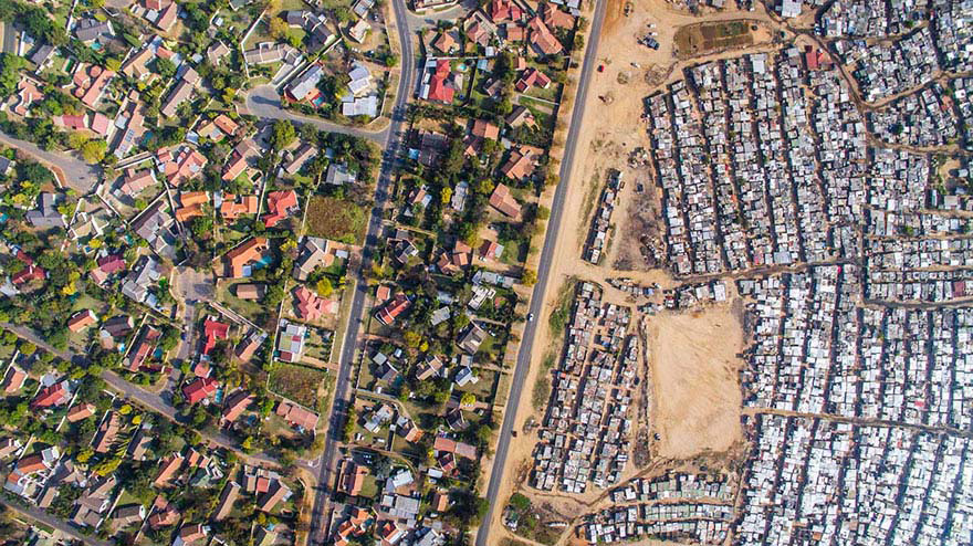 La enorme brecha entre ricos y pobres, capturada por drones... ¡Absolutamente terrible!