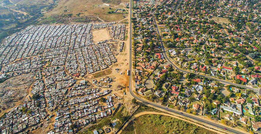 La enorme brecha entre ricos y pobres, capturada por drones... ¡Absolutamente terrible!