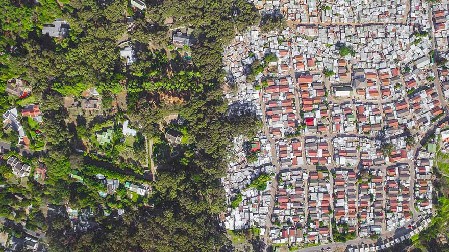 La enorme brecha entre ricos y pobres, capturada por drones... ¡Absolutamente terrible!