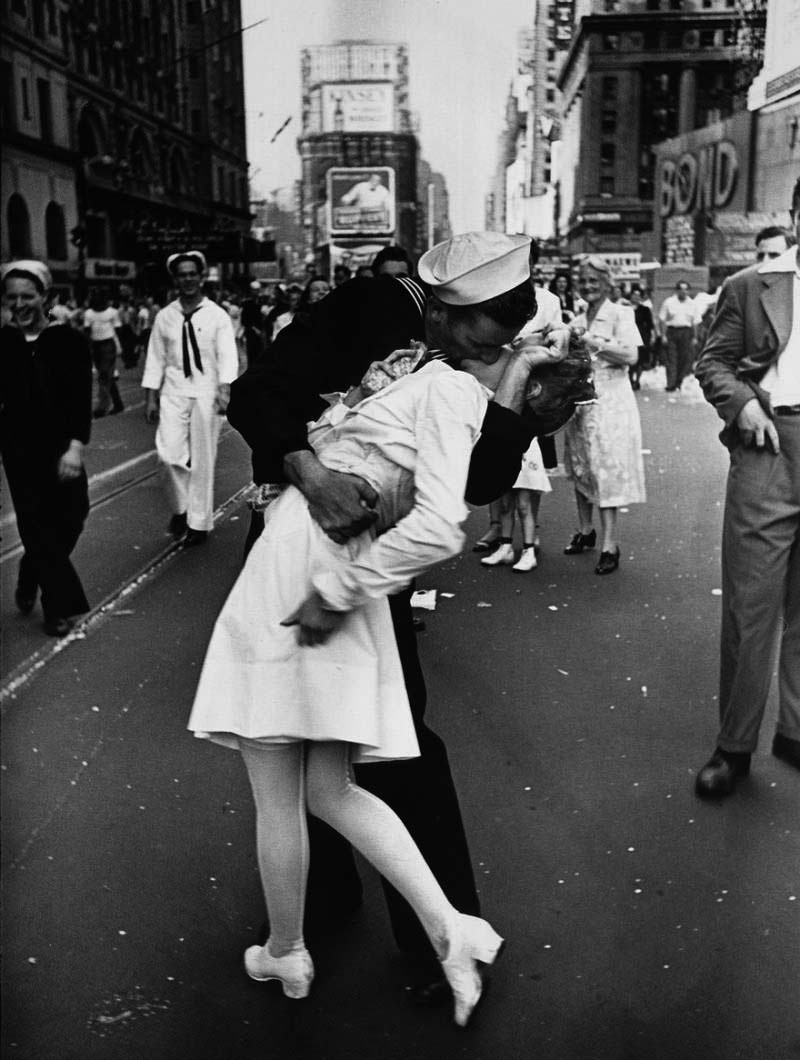 15 fotos vintage del amor en tiempos de guerra. La #10 es simplemente impresionante