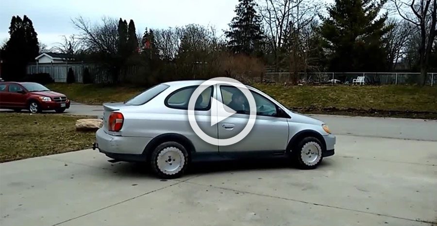 Un inventor canadiense ha diseñado unas ruedas que permiten que el vehículo haga esto...