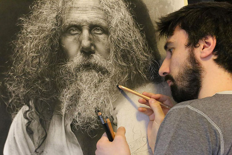 Este artista italiano invierte casi 800 horas en cada una de sus increíbles piezas de arte