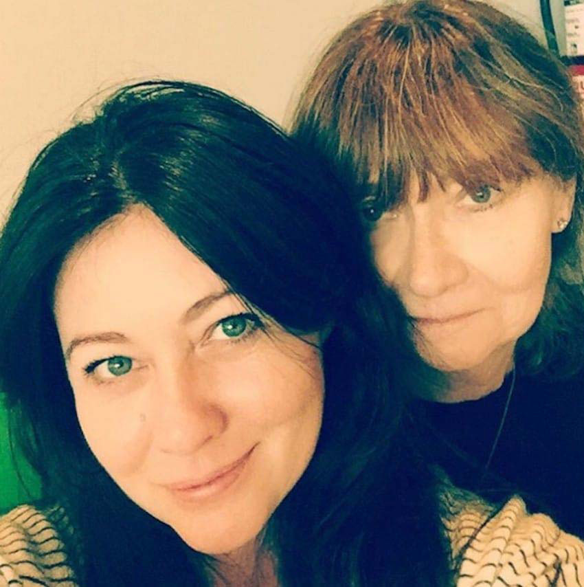 Shannen Doherty comparte unas desgarradoras fotos para mostrar su batalla contra el cáncer de mama