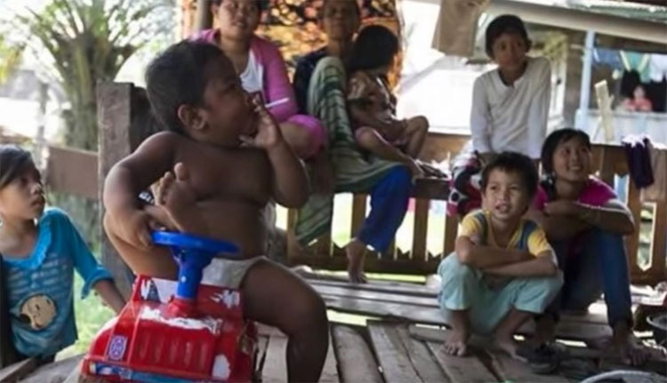 ¿Recuerdas al famoso niño que fumaba 40 cigarrillos al día? Mira cómo es ahora su vida