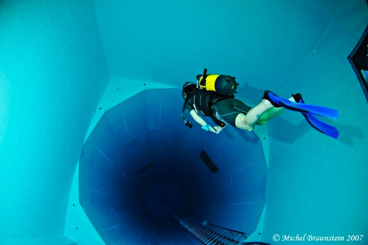 ¿Te atreverías a sumergirte en la piscina más profunda (y aterradora) del mundo?