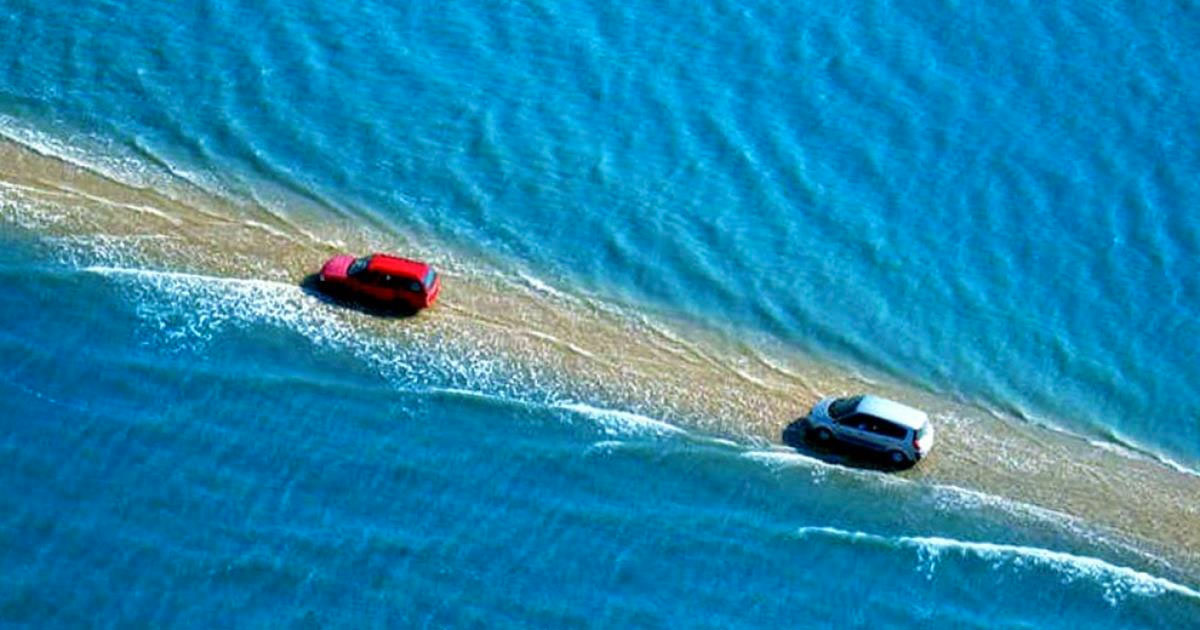 Passage du Gois es una carretera tan loca que desaparece bajo el agua 2 veces al día