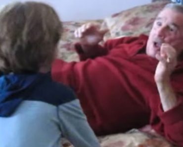 Este abuelo enfermo se despierta por los gritos de su nieto y se da cuenta de la SORPRESA