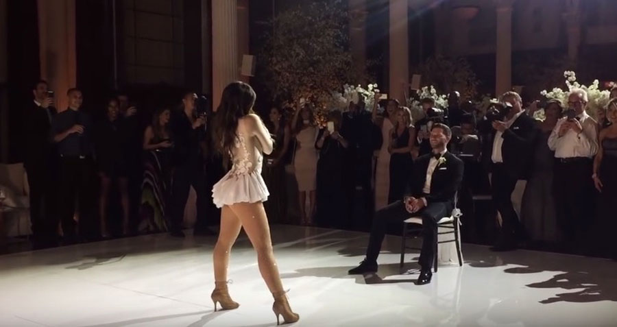 Esta famosa cantante decidió sorprender a su marido en el día de su boda de esta forma