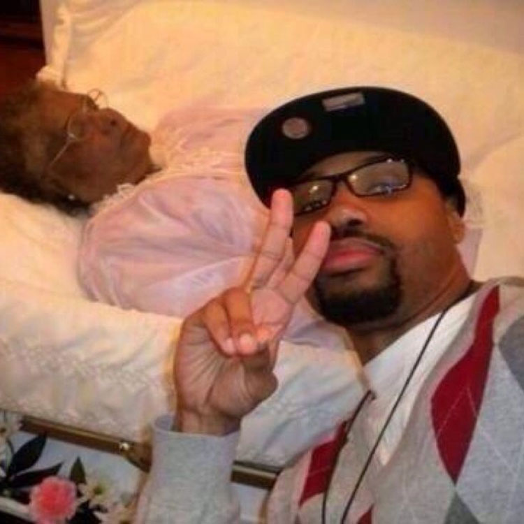 Los 10 peores selfies de la historia. Mira con mucha atención el #9