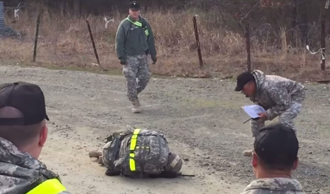 Esta mujer militar se niega a rendirse durante esta dura prueba ¡Atención a la reacción de los demás!