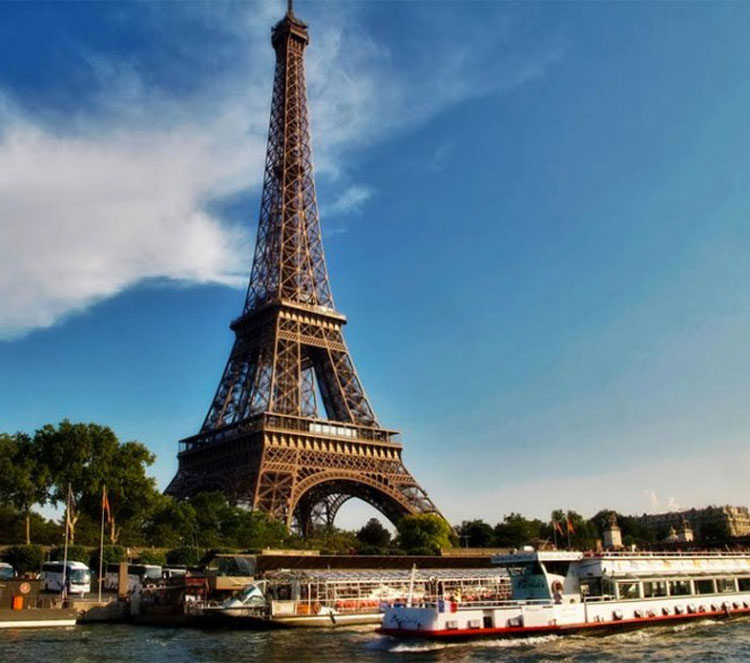 Construyeron un apartamento secreto en la torre Eiffel y finalmente se ha mostrado