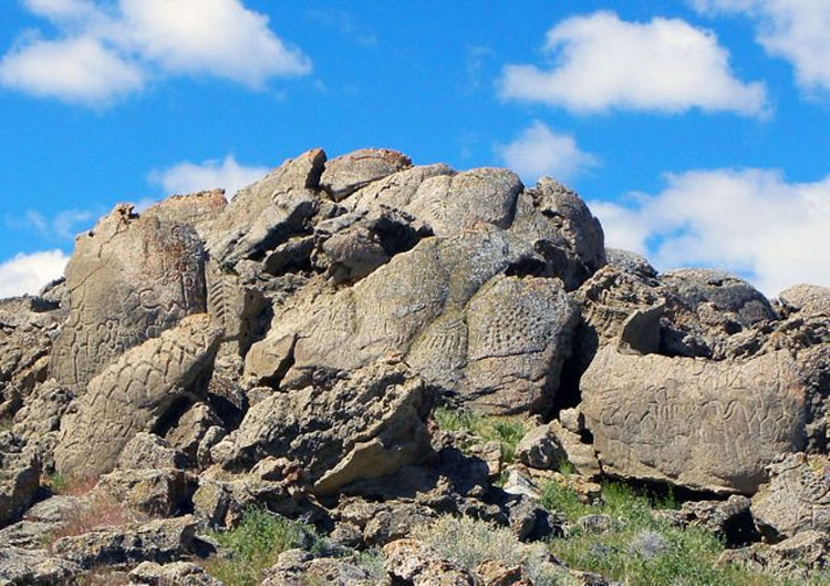 Arqueólogos encontraron algo extraño dentro de esta cueva y sigue siendo un misterio hoy en día