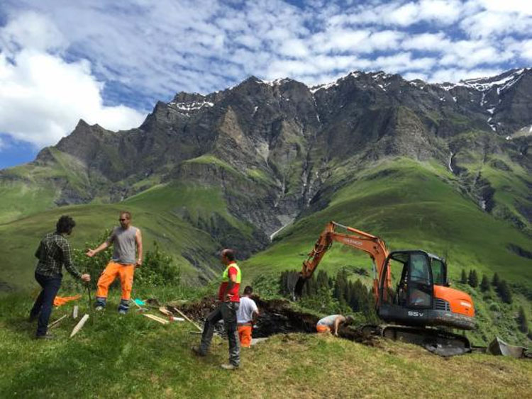 ¿No ves nada extraño en esta habitación? Es un hotel en los Alpes suizos que sorprende al mundo