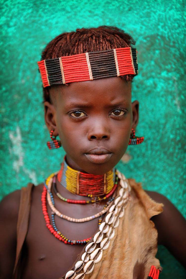 La fotos de este viajero capturan la hermosa diversidad de culturas remotas alrededor del mundo