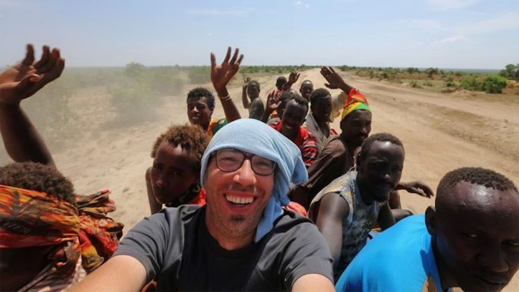 La fotos de este viajero capturan la hermosa diversidad de culturas remotas alrededor del mundo