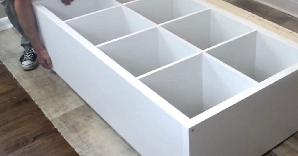 Compra estantes de almacenaje y utilízalos de nuevas e inteligentes maneras por toda la casa