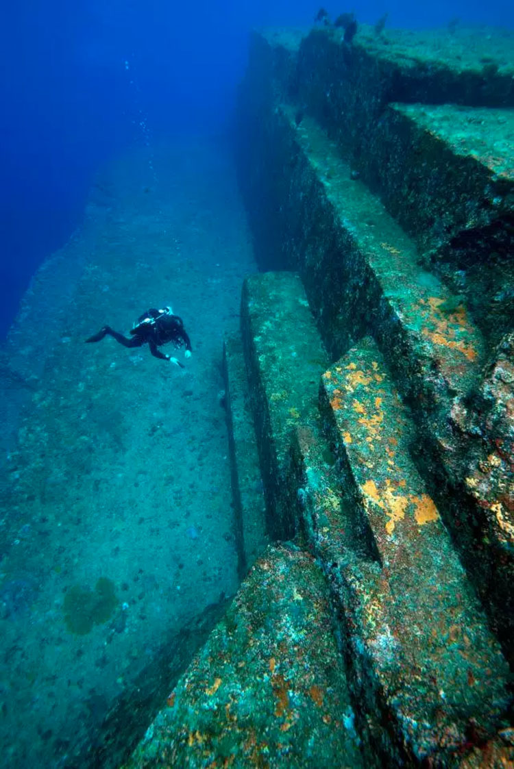 Nadie sabe cómo estas ruinas submarinas conocidas como la "Atlántida de Japón" llegaron allí