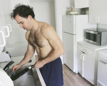 Cuantas más tareas hace un marido, más probable es que el matrimonio termine en divorcio 1 Cuantas más tareas hace un marido, más probable es que el matrimonio termine en divorcio
