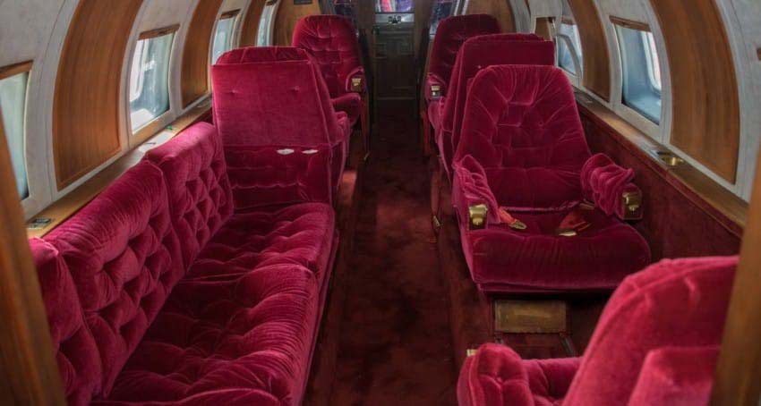 Se ha puesto a la venta el avión privado de Elvis Presley y su interior es absolutamente increíble