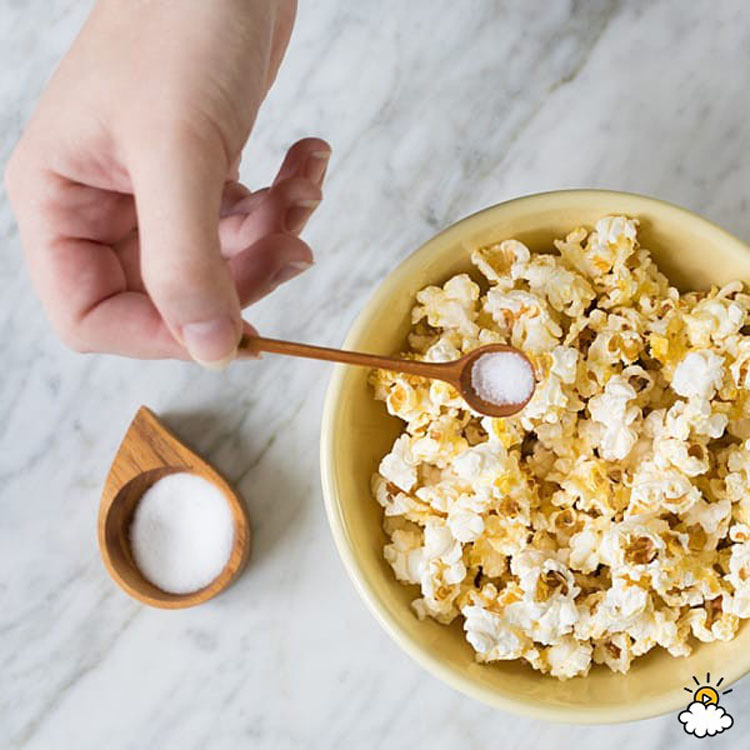 Aprende cómo hacer palomitas más baratas y más sanas con esta técnica de microondas